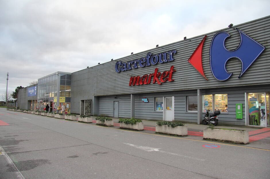 Nettoyage de bardage enseigne et de vitres